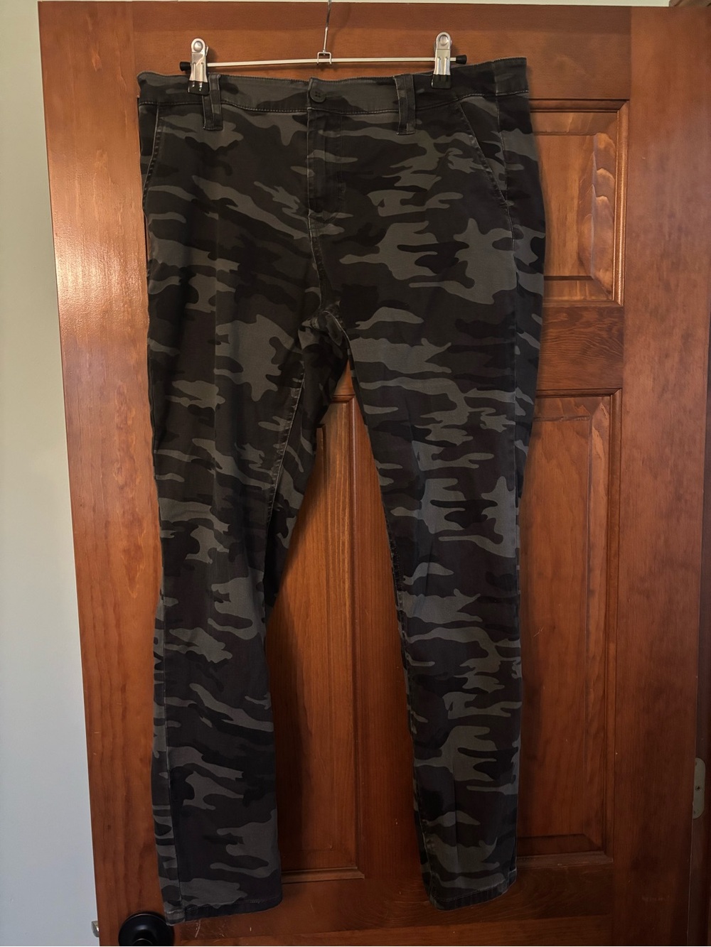 Sanctuary Slim Skinny Camo Jeans in Black and Gray